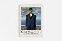 Cargar imagen en el visor de la galería, Magritte - The Son of Man 01